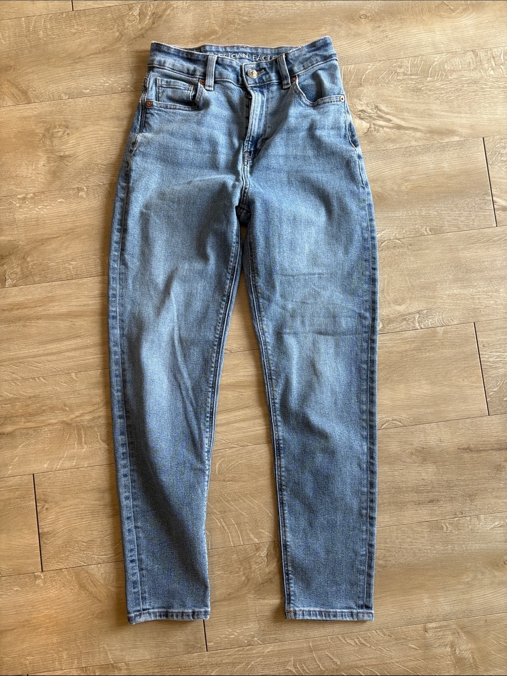 American Eagle Outfitters High-Rise Mom Jeans Size 0 Waist 25”